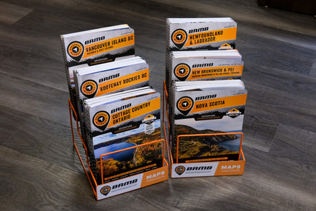 3-Pocket Retail Stand